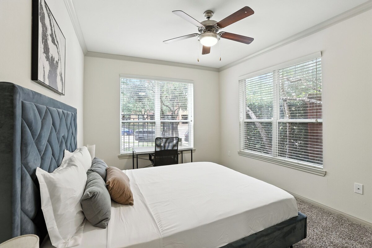 Photo 5 of Regards At Med Center 126 I Comfy 2 Bed 2 Bath