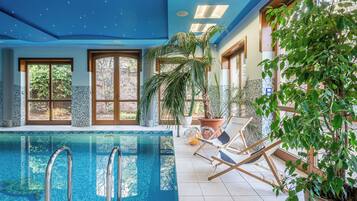 Lämmitetty uima-allas