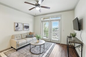 スマートテレビ、書斎 / ワークスペース