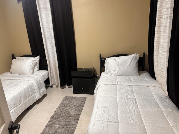 2 bedrooms, iron/ironing board, WiFi, bed sheets