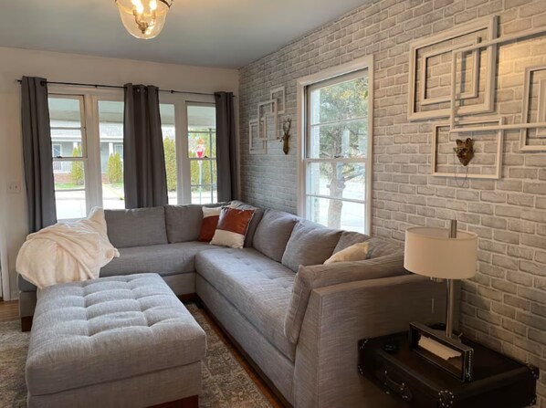 Televisión y oficina 