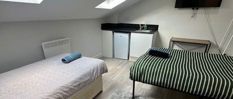 1 bedroom, free WiFi, bed sheets