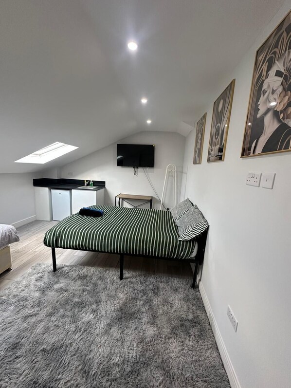 1 bedroom, free WiFi, bed sheets