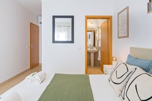 2 Schlafzimmer, Bügeleisen/Bügelbrett, kostenloses WLAN, Bettwäsche