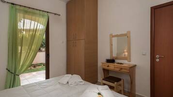 1 bedroom, iron/ironing board, internet, bed sheets