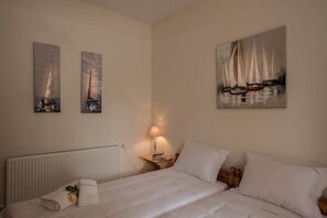 1 bedroom, iron/ironing board, internet, bed sheets