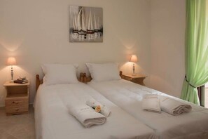 1 bedroom, iron/ironing board, internet, bed sheets