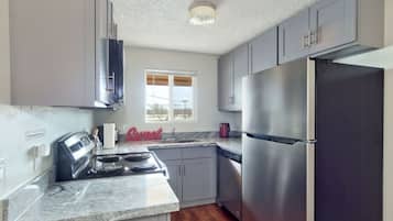 Refrigerador, microondas, horno, placa de cocina