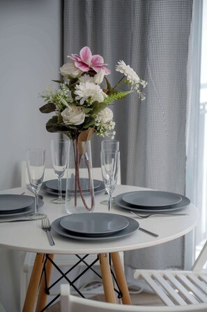 Unclassified image, 2 of 20, button