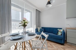 Unclassified image, 4 of 20, button