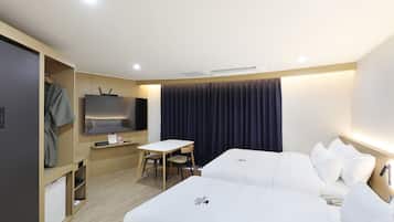 Family Twin Room, City View | Desk, free WiFi