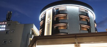 HotelHound Jeonju Junghwasan