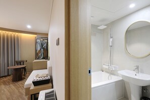 Quarto casal luxo, vista para a cidade | Escrivaninha, quartos à prova de som, Wi-Fi de cortesia