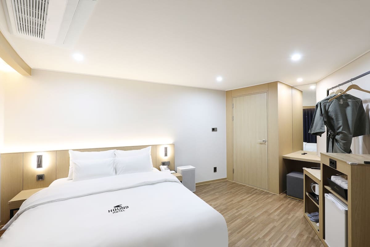 Standard Double Room, City View