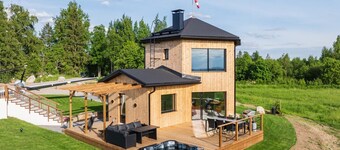 Ilmatar Airplane Lodge