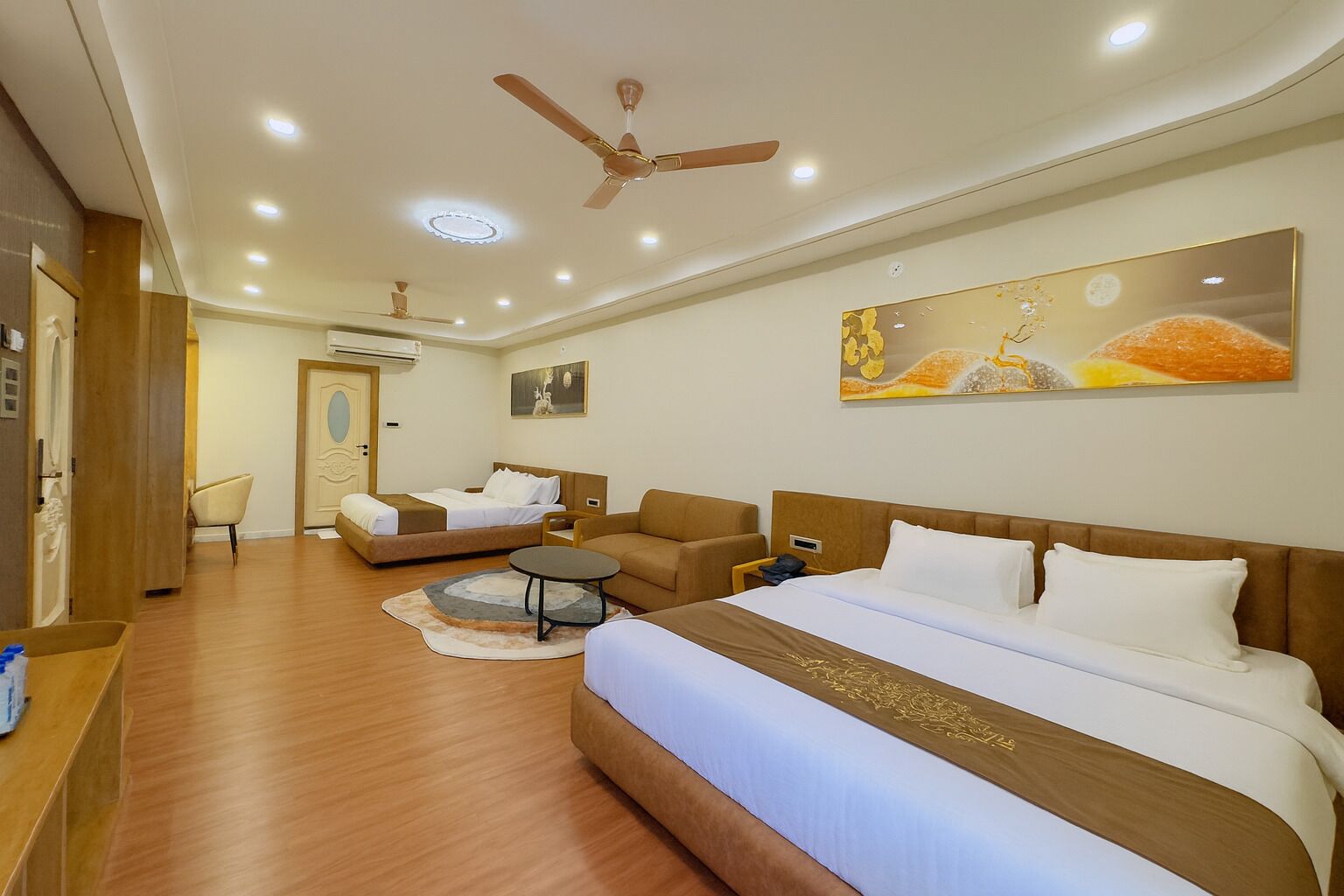 واي فاي مجانًا وملاءات أسرّة