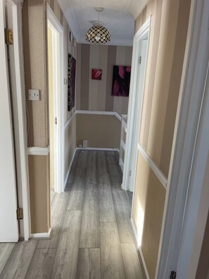 Interior - Charming Basildon House With 3 Bedroom Near Town (Basildon)