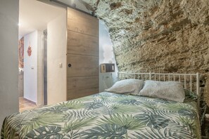 1 habitación, wifi y ropa de cama