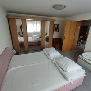 1 bedroom, WiFi, bed sheets