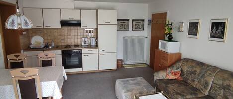 TV, mesa de pingue-pongue