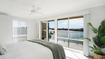 4 slaapkamers, een bureau, een strijkplank/strijkijzer, gratis wifi