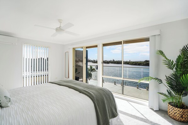 4 عدّة غرف نوم ومكتب ومكواة/لوح كي وواي فاي مجانًا