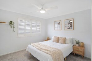 4 عدّة غرف نوم ومكتب ومكواة/لوح كي وواي فاي مجانًا