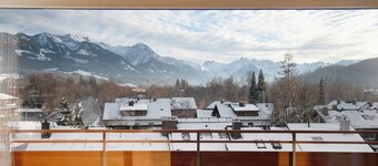 Holiday Apartment 'Nini's Berge' with Panoramic View, Shared Garden and Wi-Fi