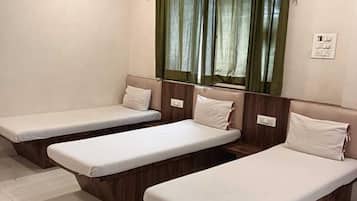 Chambre Triple | Wi-Fi gratuit, draps fournis