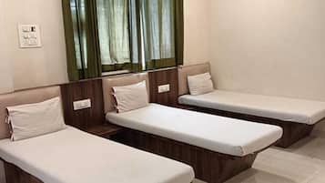 Dreibettzimmer | Kostenloses WLAN, Bettwäsche