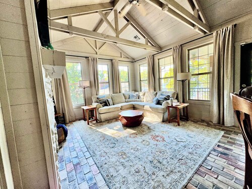 Gilead Grand Lakefront Family Retreat!