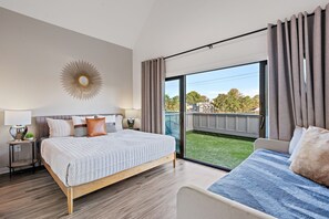 8 bedrooms, desk, iron/ironing board, travel crib