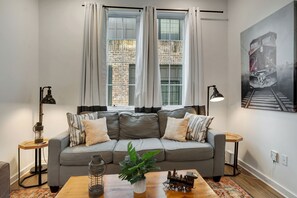 Téléviseur, bureau