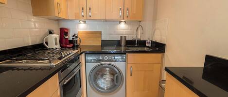 Fridge, microwave, oven, coffee/tea maker