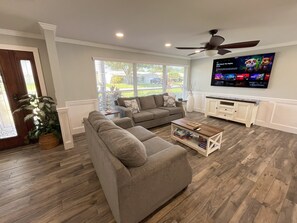 Smart TV - Palm POOL & SPA Retreat near beautiful Florida Gulf Beaches (Seminole)