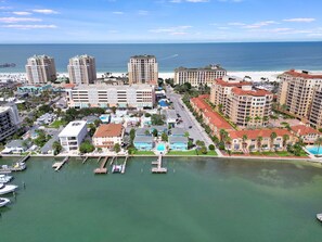 Apartment - Watch the Dolphins Waterview 2-bed Heated Pool (Clearwater Beach)