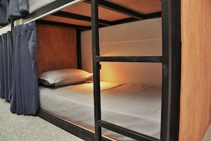 Basic Shared Dormitory | Free WiFi
