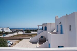 Studio | Internet - Kamari Sunset Escape With Santorini Views (Santorini)