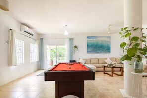 Deluxe-Zimmer, Balkon, Meerblick | Wohnzimmer