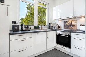 Fridge, microwave, oven, stovetop