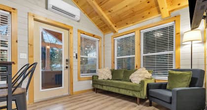 Hot Tub! Riverfront Cabin 6 min to GVL - Sleeps 4