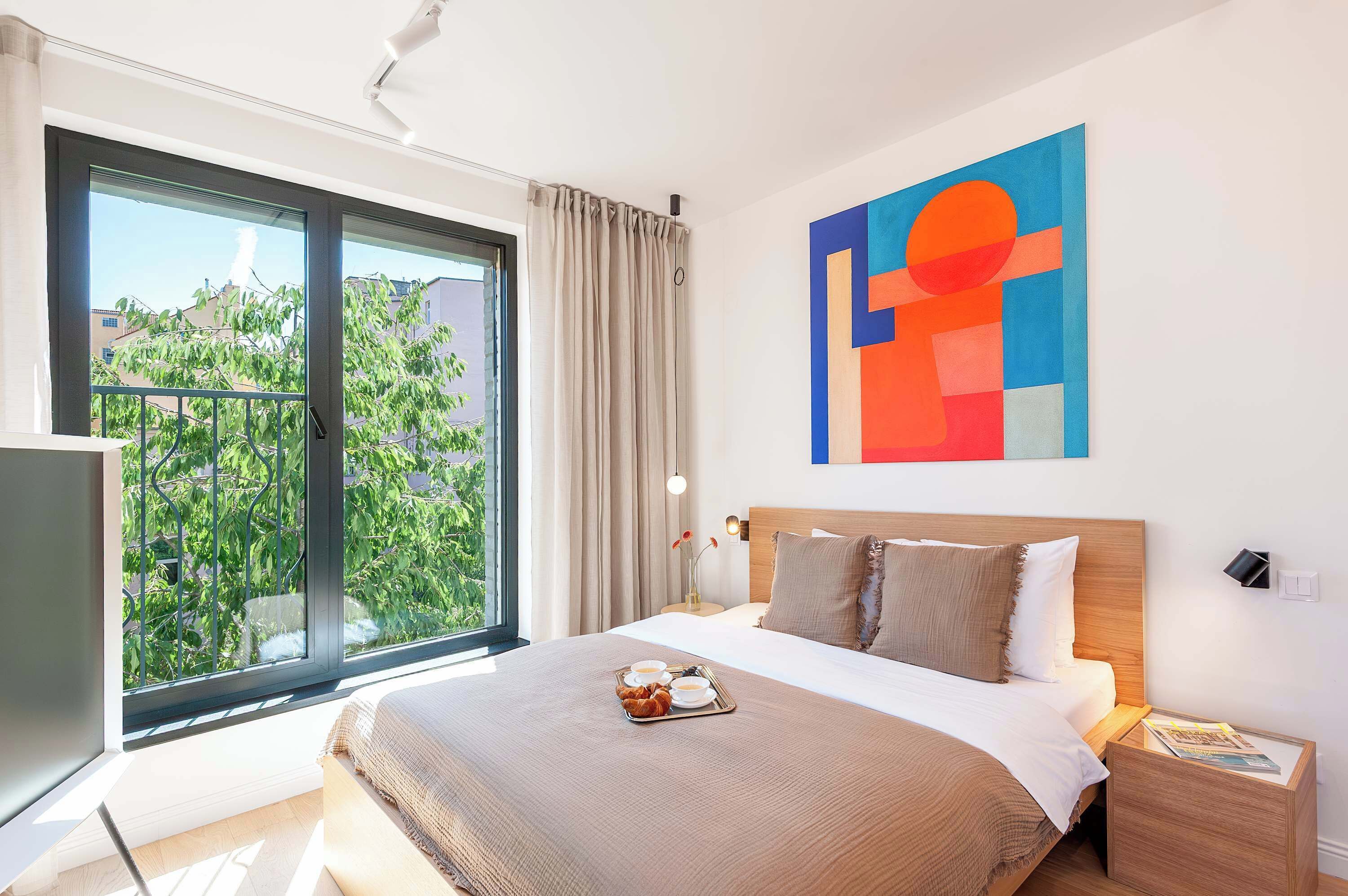 2 habitaciones, tabla de planchar con plancha, cuna de viaje y wifi 