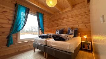 3 bedrooms, individually furnished