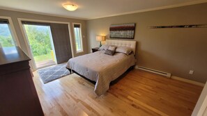 4 soverom, strykejern/-brett, wi-fi og sengetøy