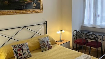 1 bedroom, desk, iron/ironing board, internet