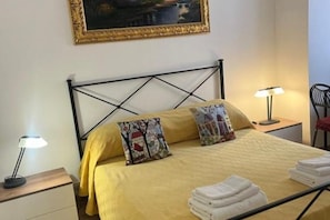 1 bedroom, iron/ironing board, Internet, bed sheets