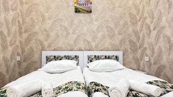 7 slaapkamers, een strijkplank/strijkijzer, wifi