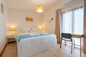 3 bedrooms, iron/ironing board, free WiFi, bed sheets