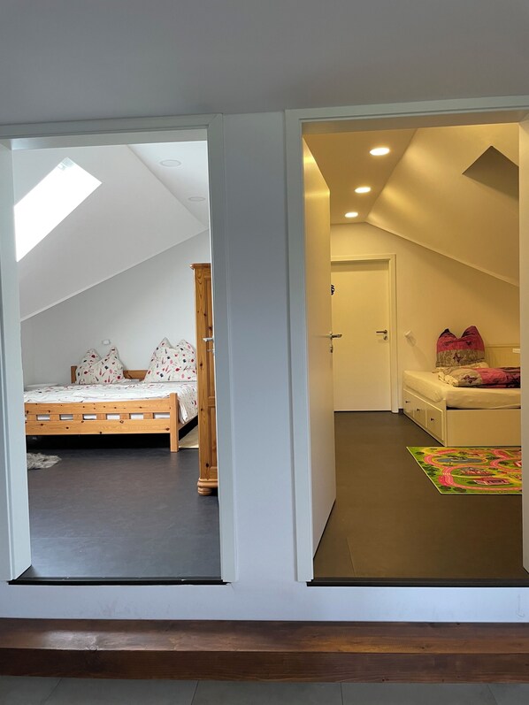 2 slaapkamers, een strijkplank/strijkijzer, gratis wifi, beddengoed