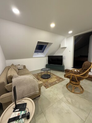 TV, books - A vacation in the countryside—unwind and enjoy nature.  (Wolfsburg)